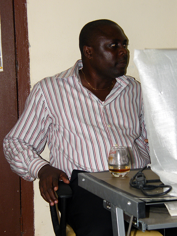 Portrait de Léandre Assa Mboulou